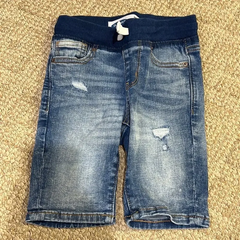 Old Navy XS/ 5 boys 3 piece shorts bundle